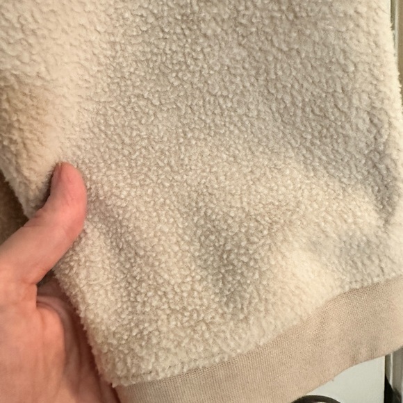 Madewell - Dark Beige Sherpa Crewneck with side button details - Picture 3 of 6